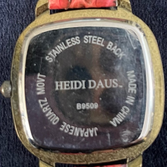 🔴 Heidi Daus collectible w/art-deco soft pink psurrounding - Picture 5 of 5